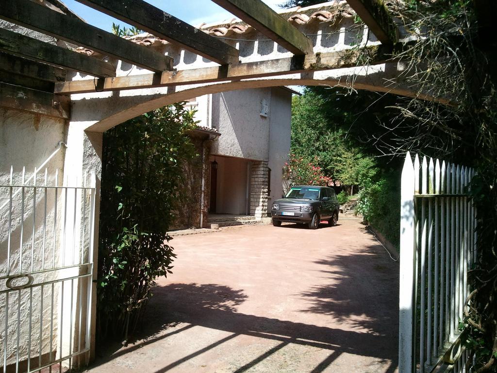 ショレ Mas Du Trezon Bed & Breakfast エクステリア 写真